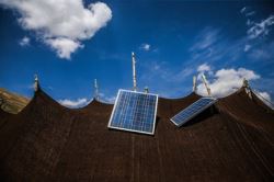 هزار و ۲۰۰ پنل خورشیدی بین عشایر خراسان جنوبی توزیع می‌شود