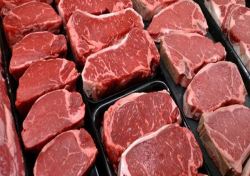 دامدار و مردم ناراضی از قیمت فعلی گوشت/ تناقض‌ مازاد گوشت قرمز در کشور با گرانی آن چیست